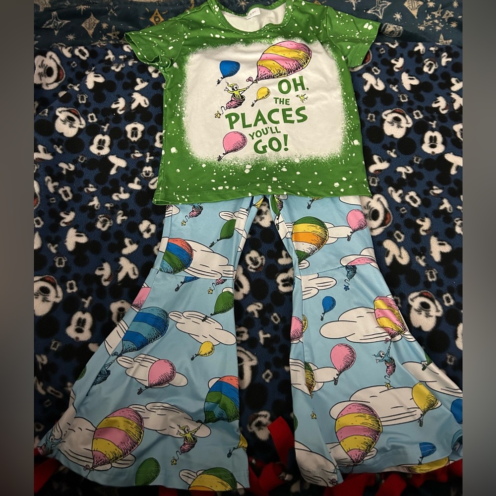 Girls Size 4/5 Dr. Seuss 2 piece set